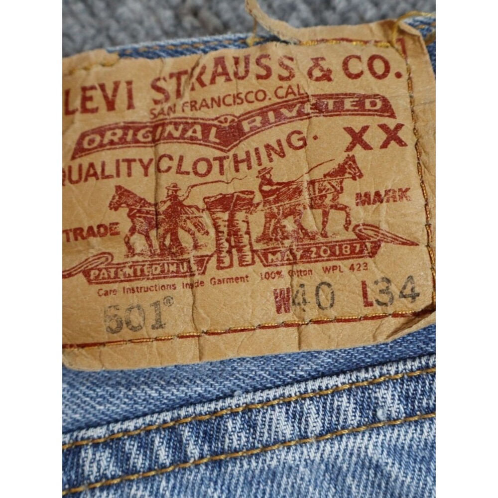Levi’s 501 Jeans Mens 40x34 Light Wash Denim Straight Leg Button Fly Classic - Picture 3 of 7